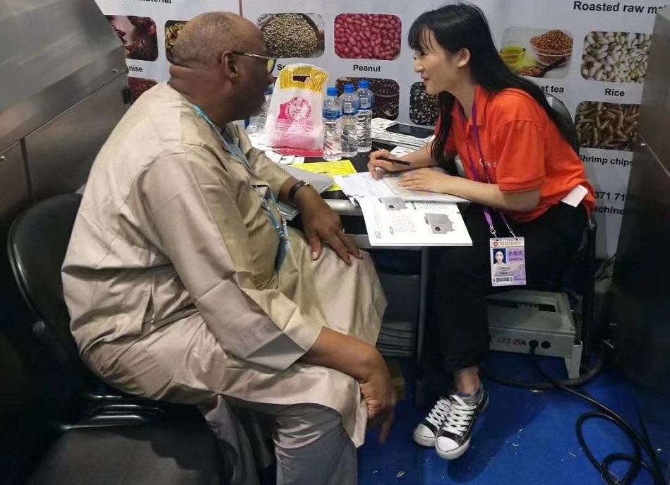 阿拉伯客戶訂購許昌智工炒貨機(jī)